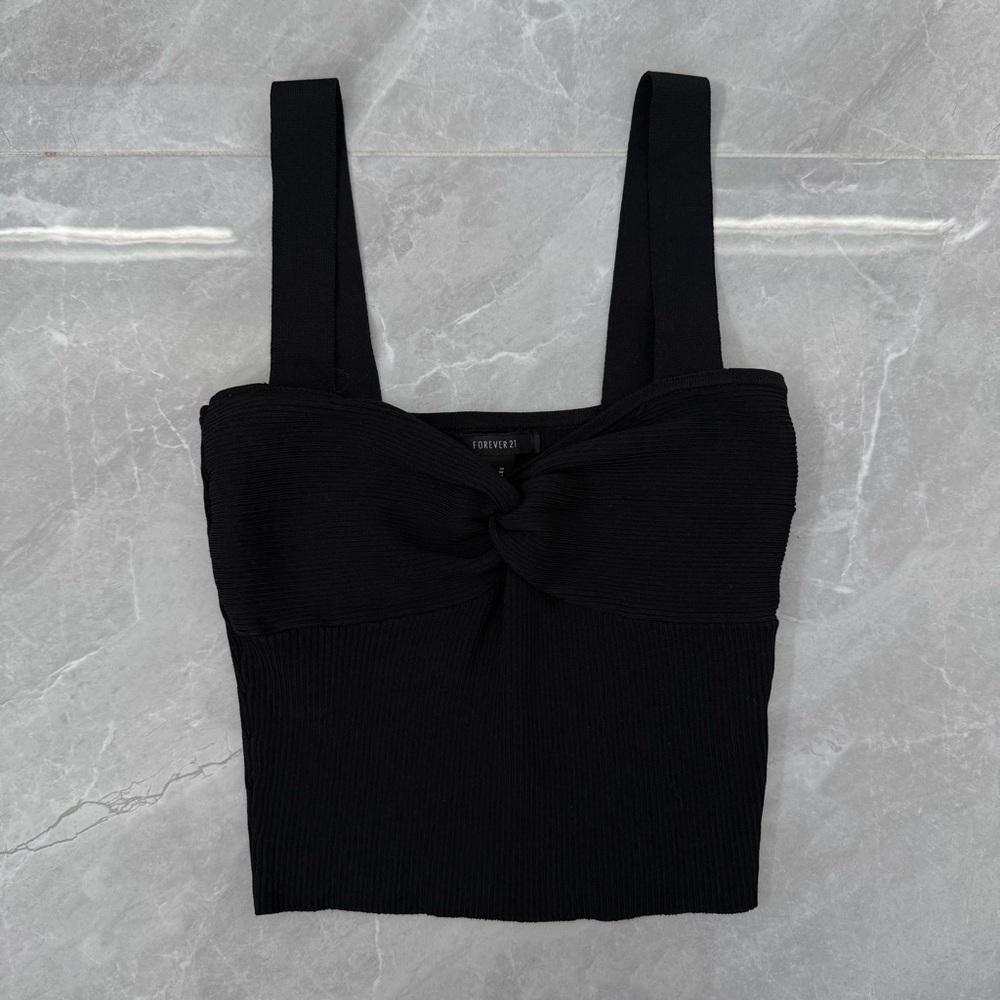 Women’s Forever 21 Ribbed Tank Top Twist Front Sleeveless Crop Top Size Medium